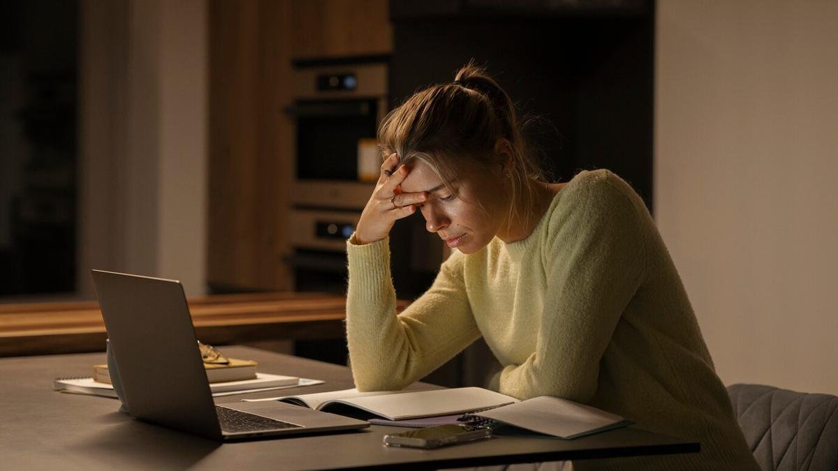 Mencegah Burnout: Strategi Praktis untuk Menjaga Semangat dan Produktivitas